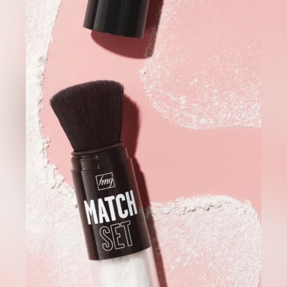 🏝️ QTY 3 MATCH SET FINISHING POWDER TO GO Loose Powder & Brush in One New Disc. - Picture 6 of 7